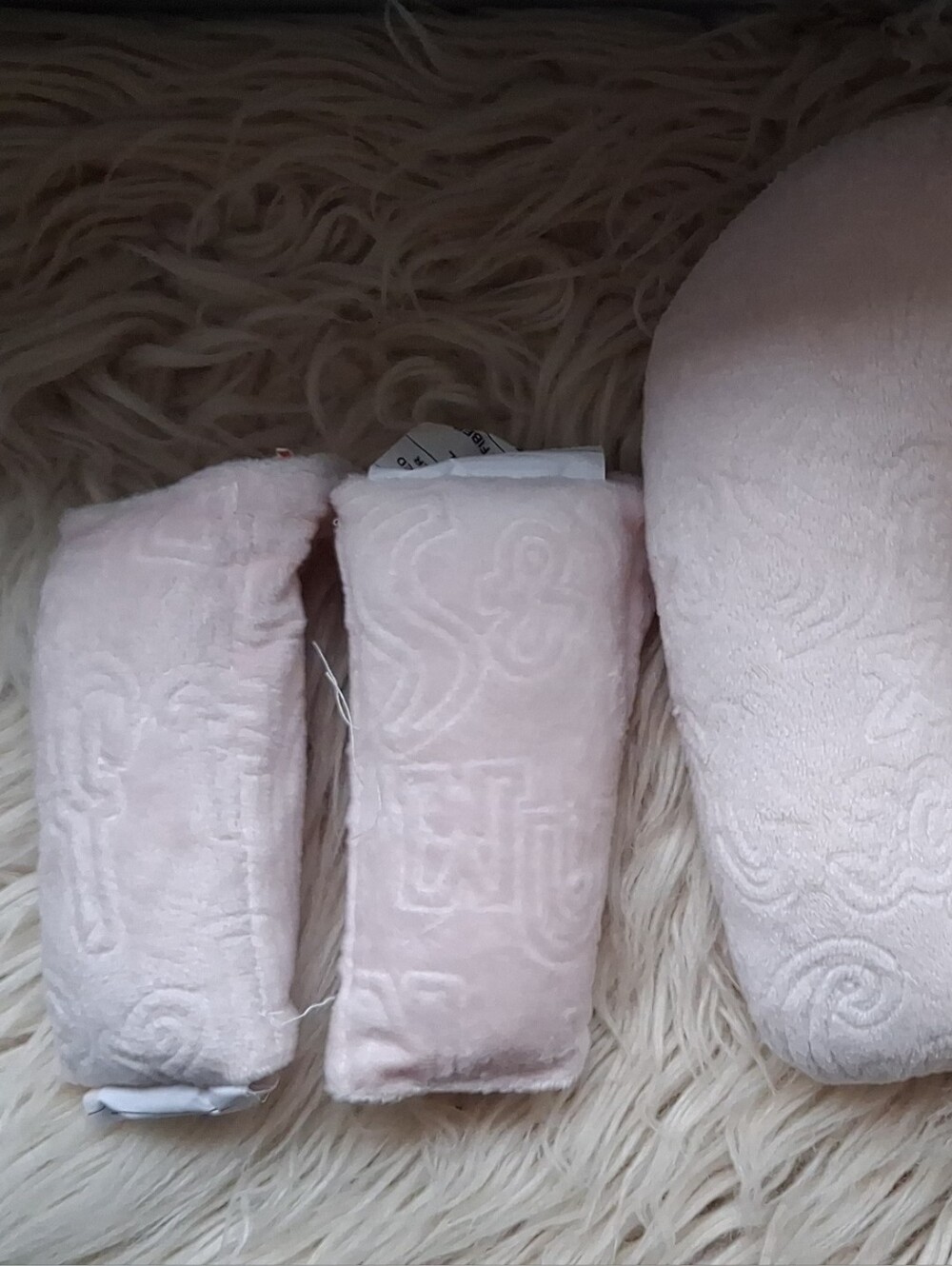 Carter's Plush Travel Neck Pillow Set in Pale Pink